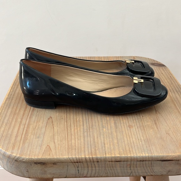 TORY BURCH Black Patent Flats - Picture 2 of 4